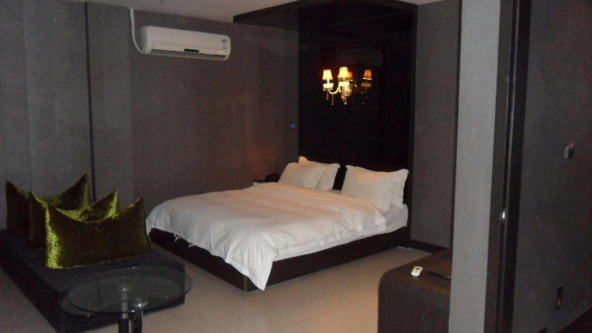 Qingdao Heng Bo Hotel Exterior photo