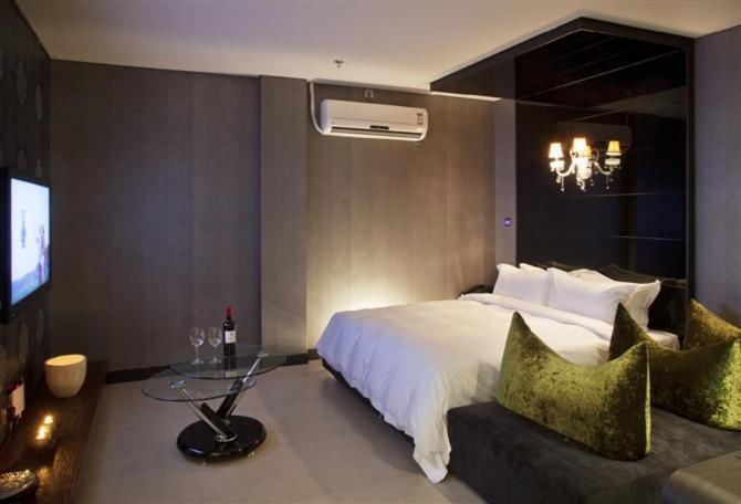 Qingdao Heng Bo Hotel Exterior photo